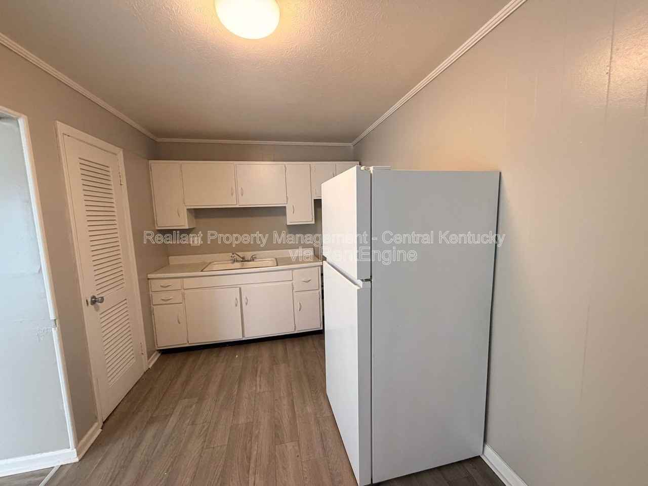 1708 Jennifer Rd #D7 - Photo 6 of 31