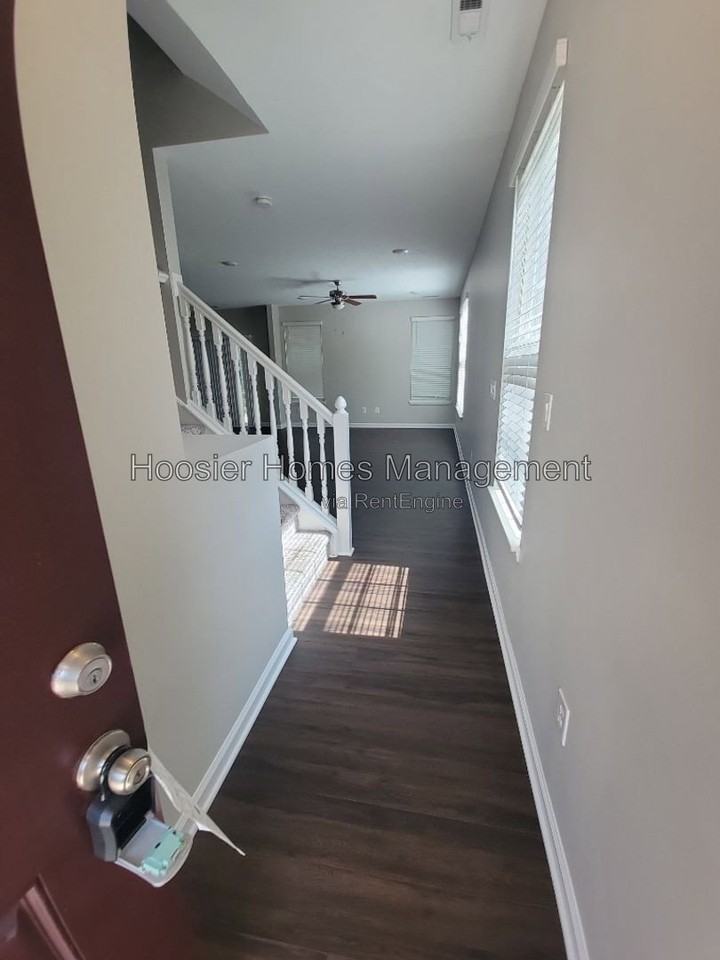 5645 Brownstone Dr - Photo 2 of 16