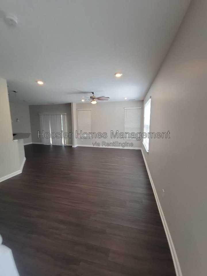 5645 Brownstone Dr - Photo 3 of 16