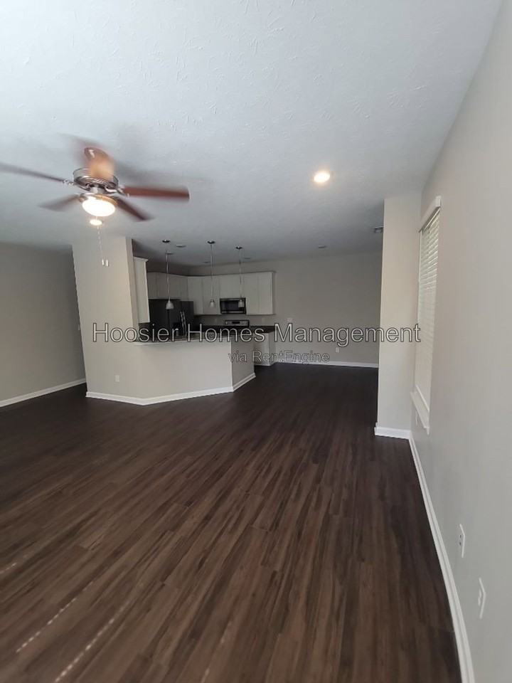 5645 Brownstone Dr - Photo 4 of 16