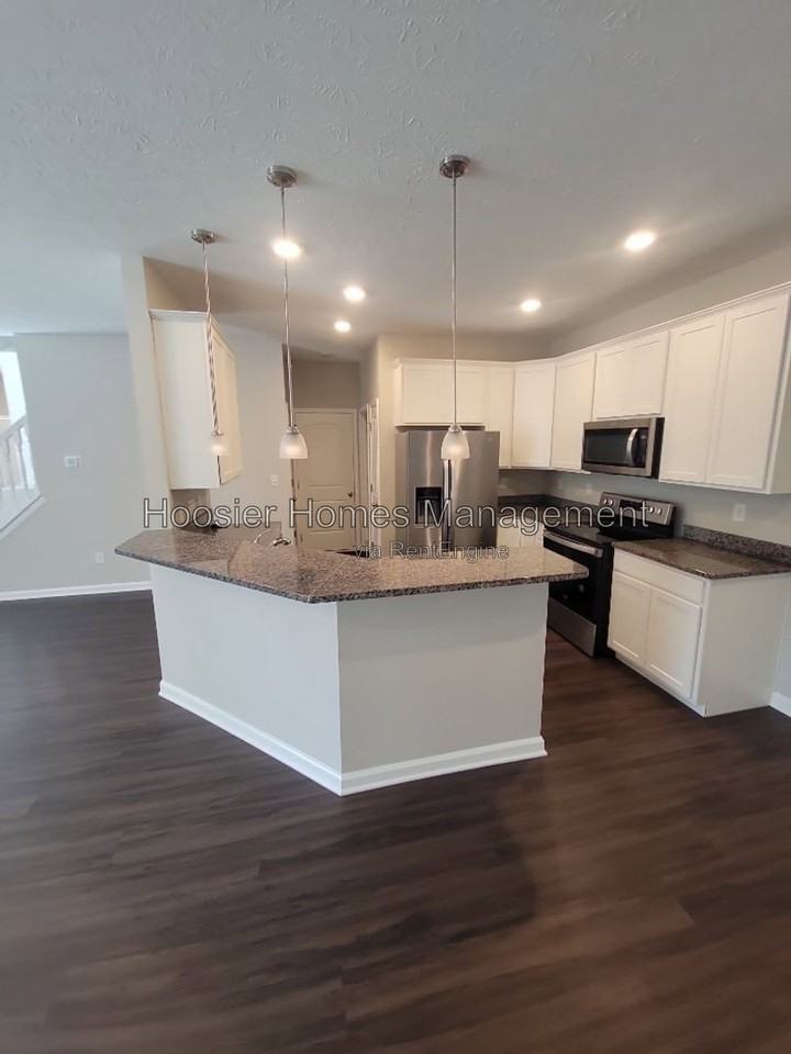 5645 Brownstone Dr - Photo 5 of 16
