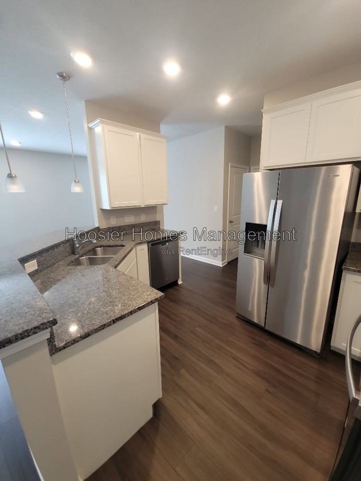 5645 Brownstone Dr - Photo 6 of 16