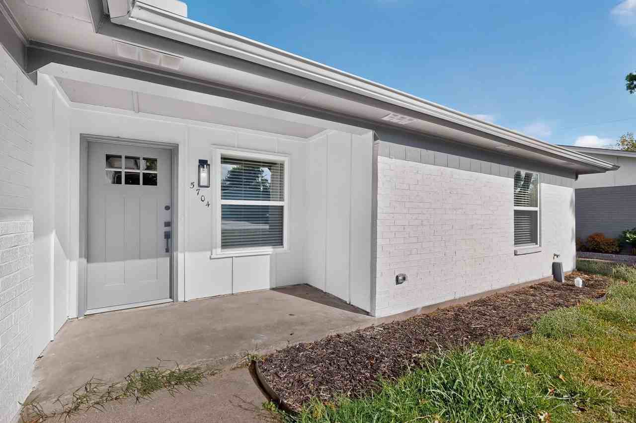5704 Newman Dr - Photo 6 of 42