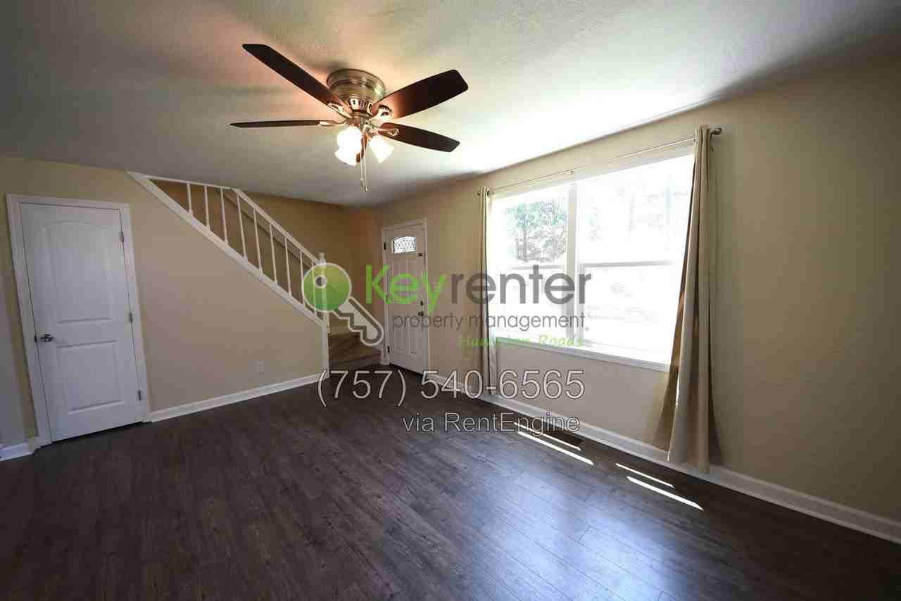 3742 Atterbury St - Photo 6 of 40