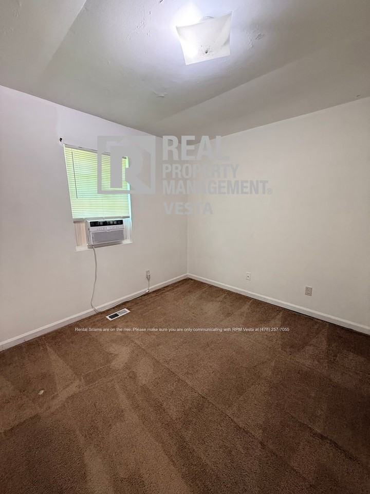 615 Maplewood Dr - Photo 5 of 11