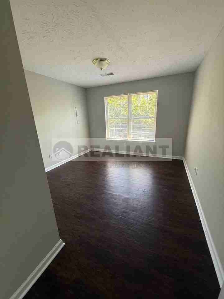 118 Maple Leaf Ln - Photo 3 of 6