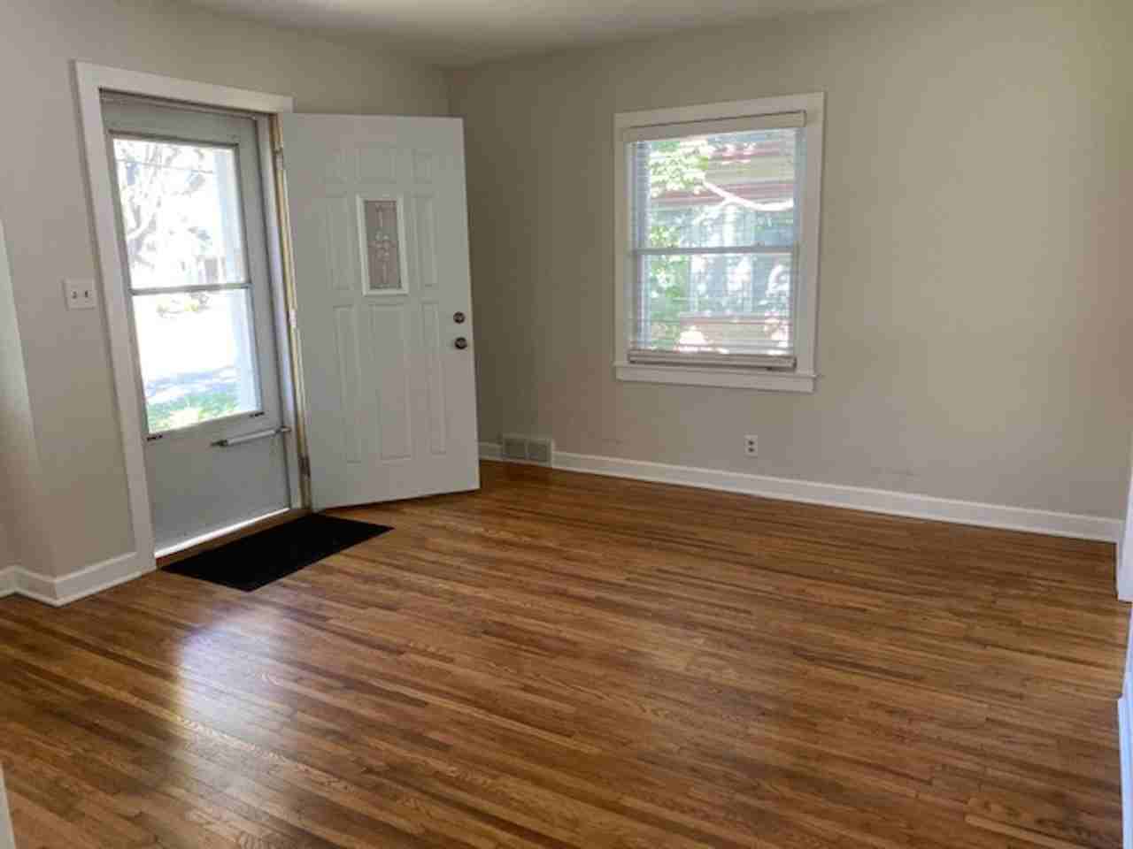 4916 Morehead Ave - Photo 5 of 14