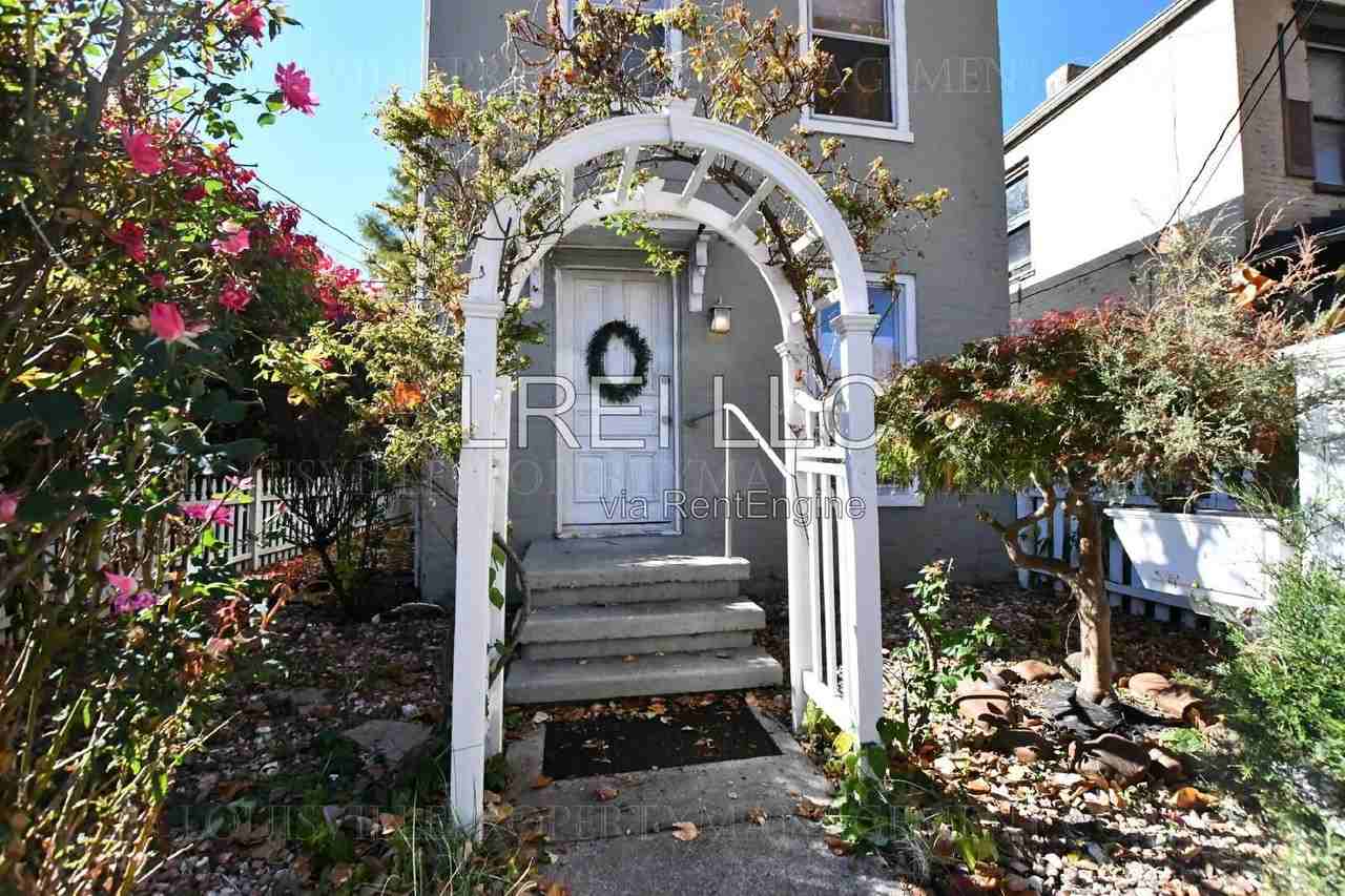 515 E 11th St - Photo 2 of 18