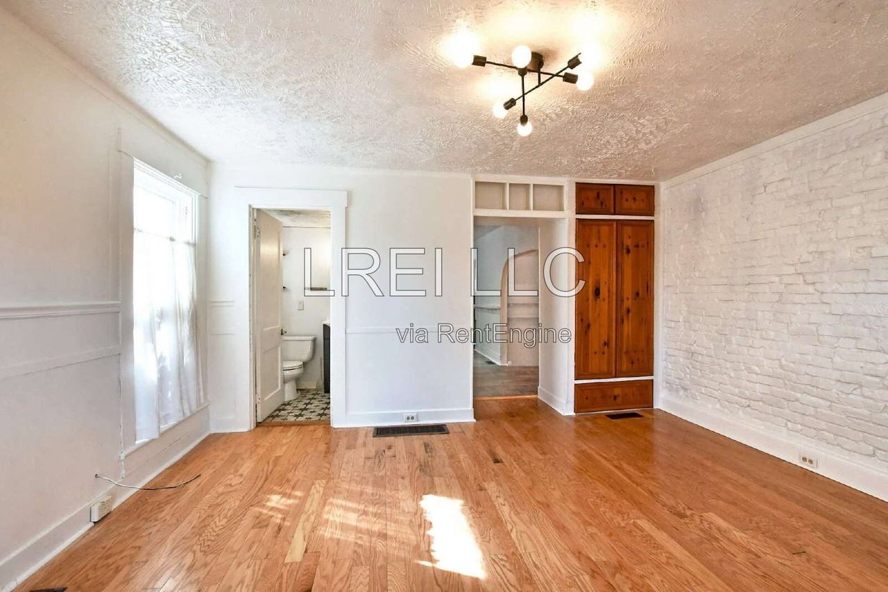 515 E 11th St - Photo 3 of 18