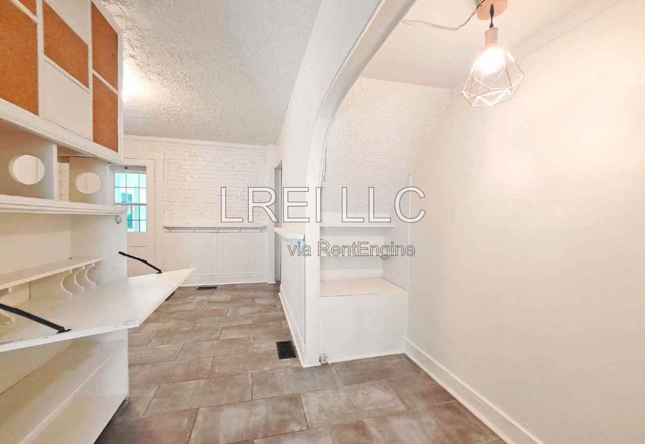 515 E 11th St - Photo 5 of 18