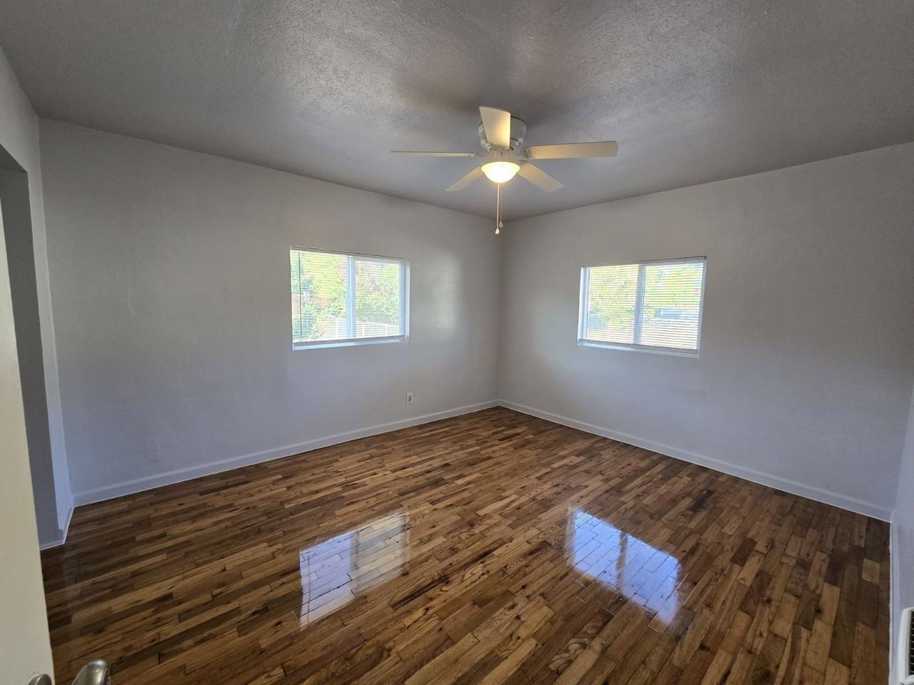 3428 W Harvard Ave - Photo 5 of 20