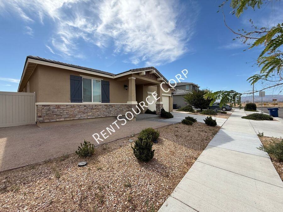 45016 Marbella St - Photo 3 of 32