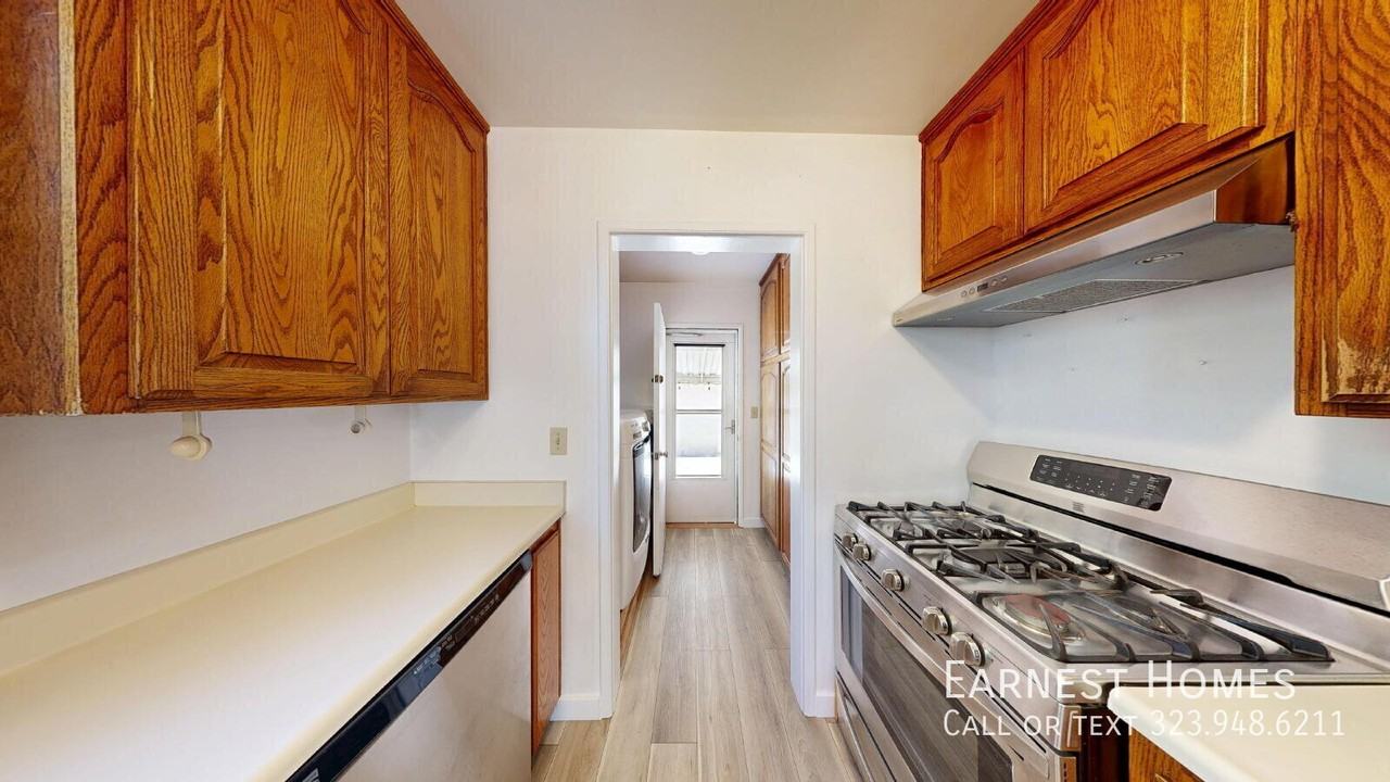 13950 Garber St - Photo 5 of 20