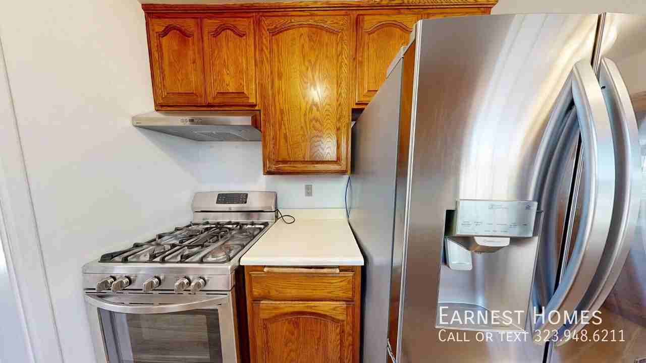 13950 Garber St - Photo 6 of 20