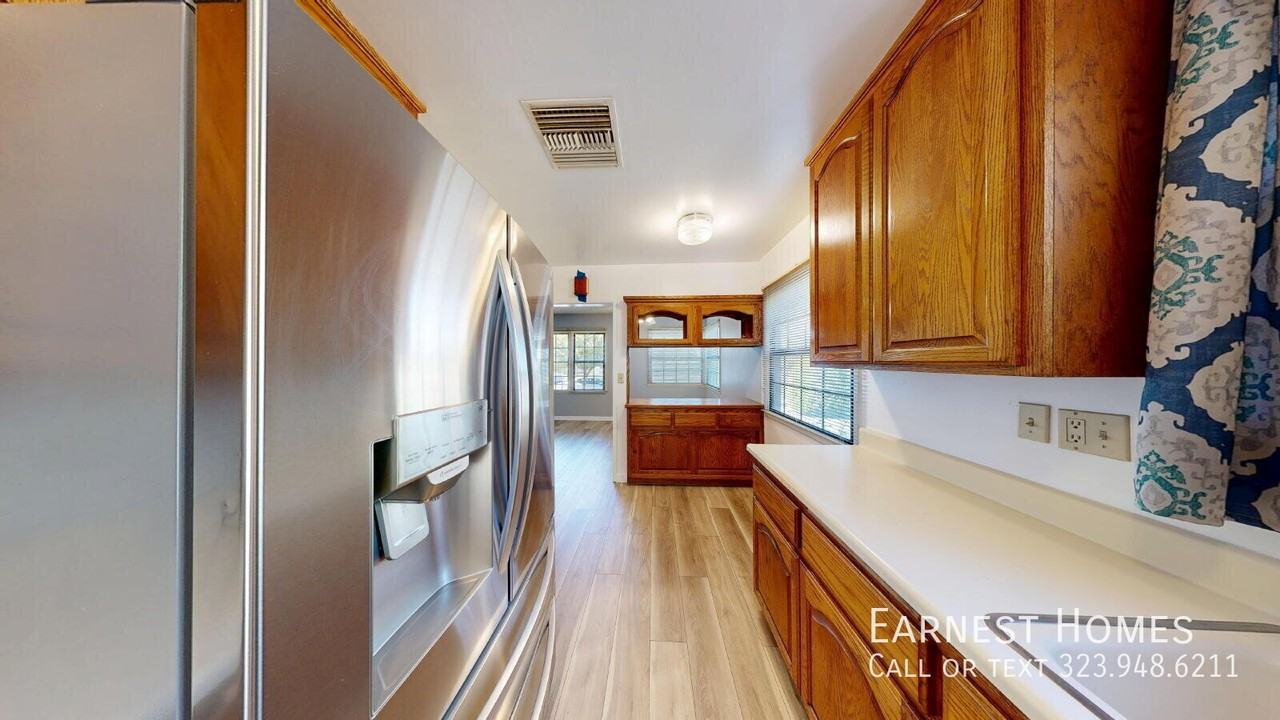 13950 Garber St - Photo 7 of 20