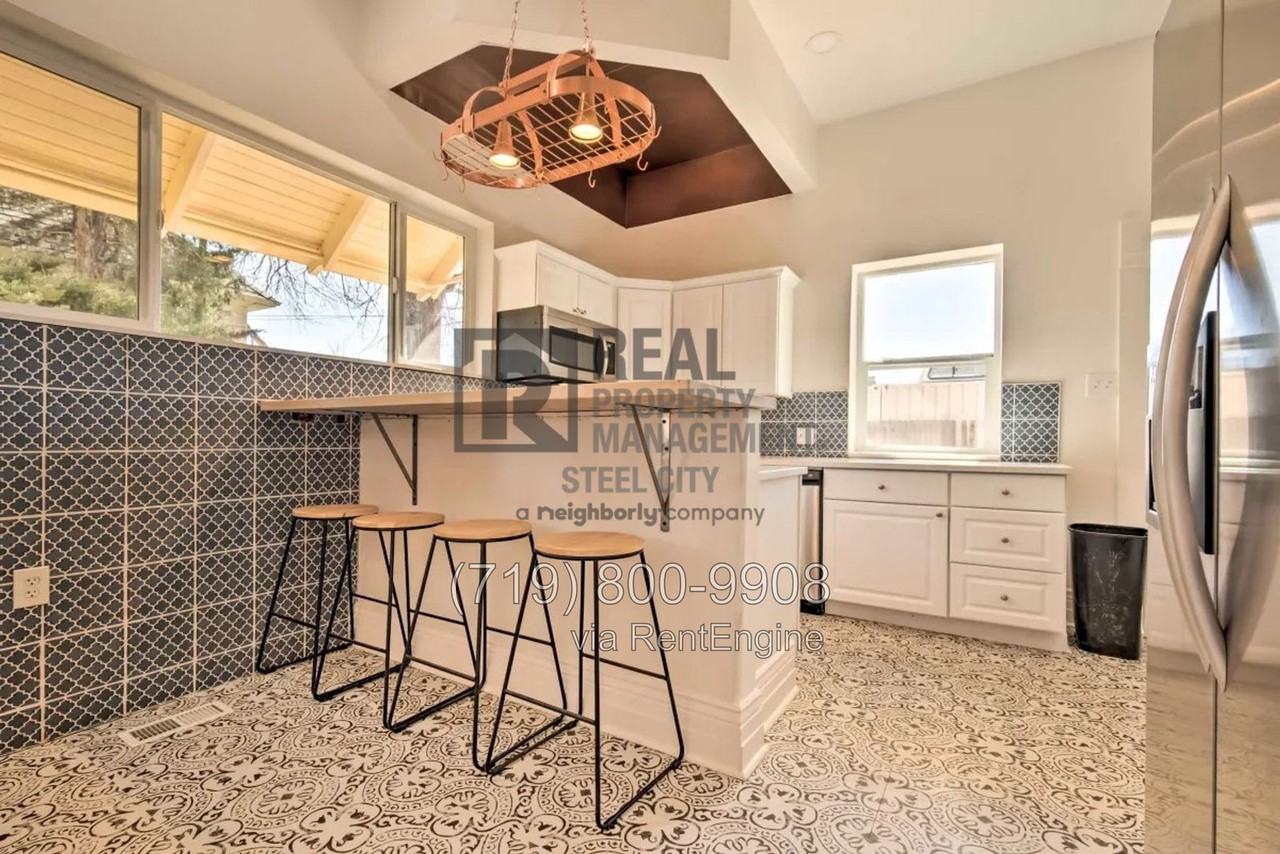 702 Wilson Ave - Photo 4 of 16