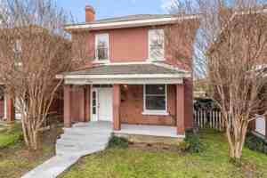 featured image of 1202 S Willow St