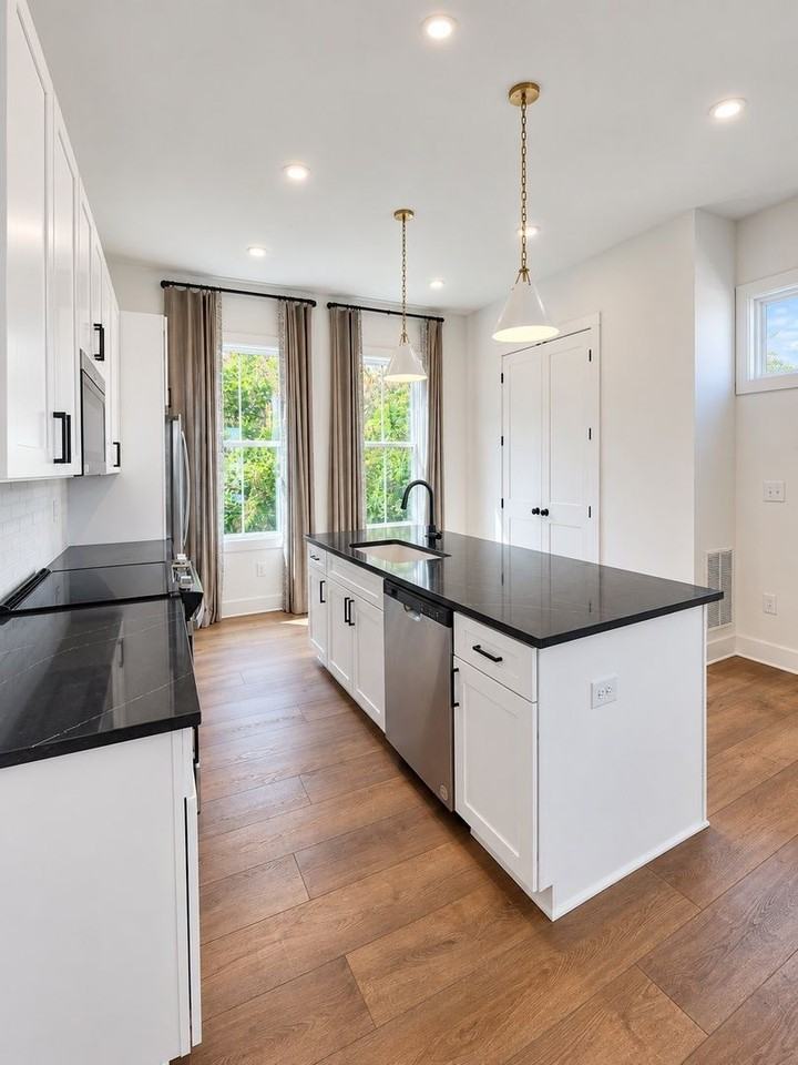 684 Belletrace Cir - Photo 5 of 19