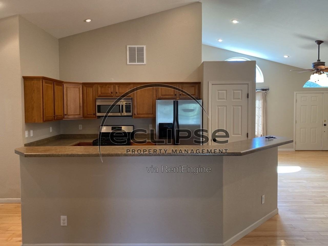 100 Riverwood Dr - Photo 5 of 36