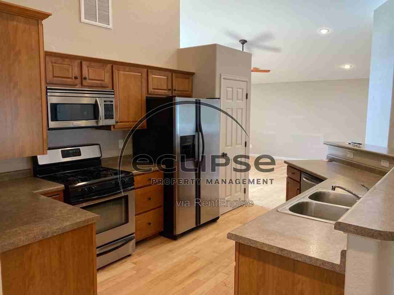 100 Riverwood Dr - Photo 6 of 36