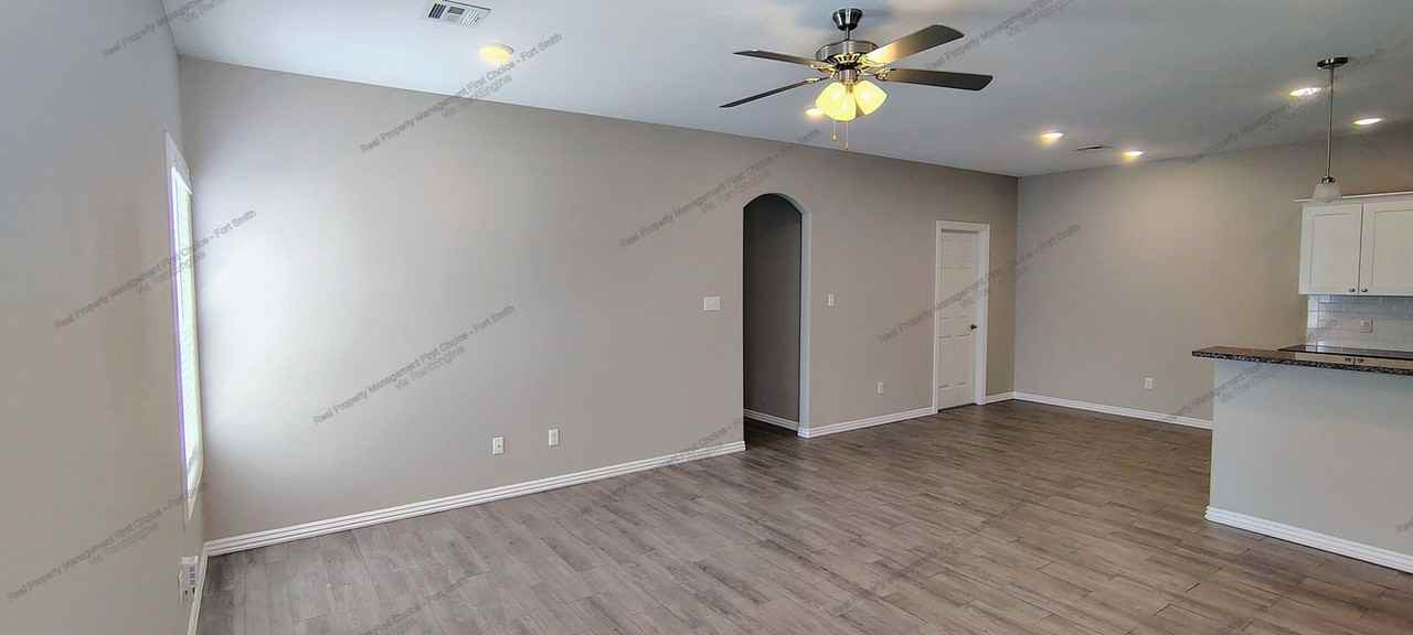 9714 Haven Blvd - Photo 3 of 18