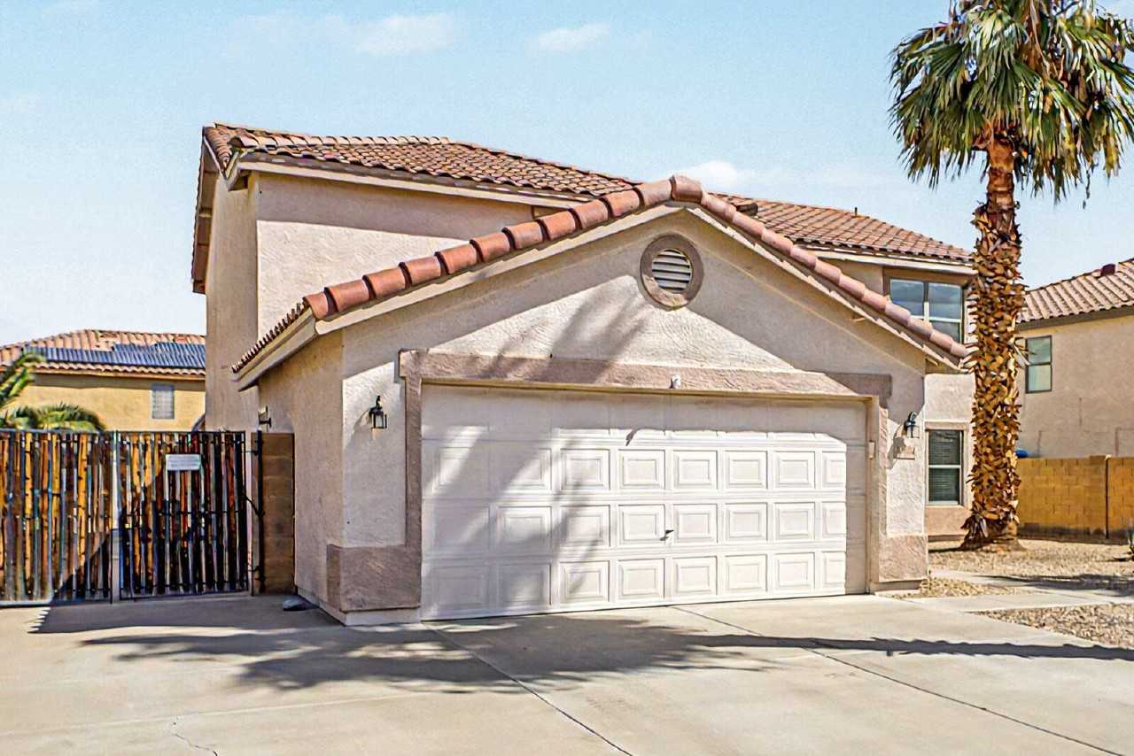 15554 W Gelding Dr - Photo 7 of 42