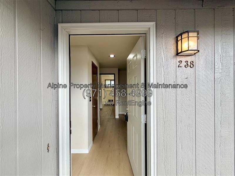 238 Ne 143rd Ave - Photo 2 of 22