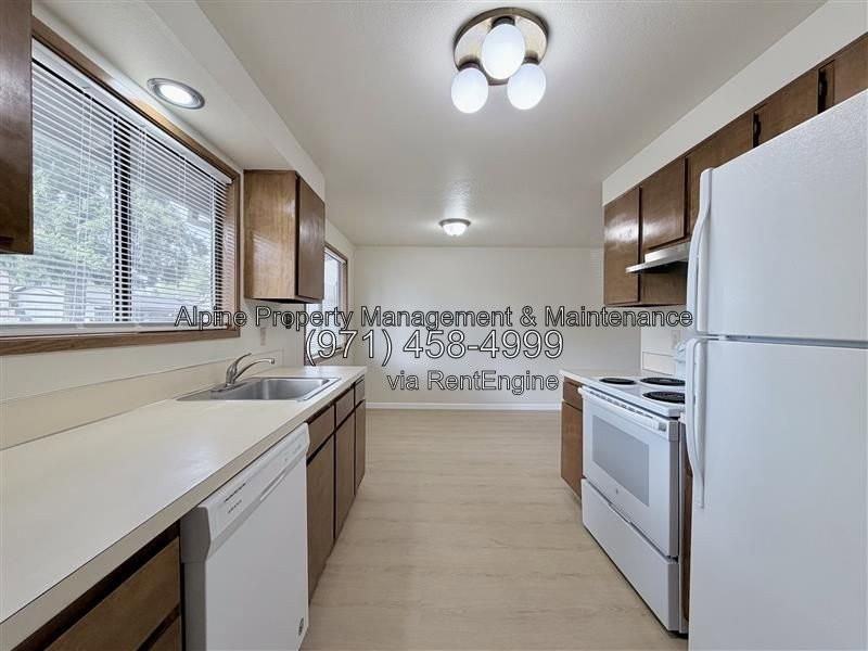 238 Ne 143rd Ave - Photo 3 of 22