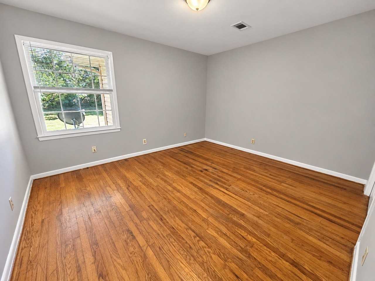 1304 Brockton Dr #B - Photo 6 of 12