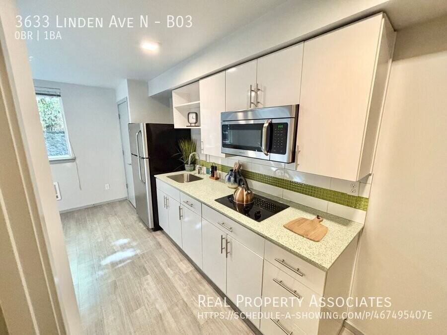3633 Linden Ave N #B03 - Photo 4 of 34