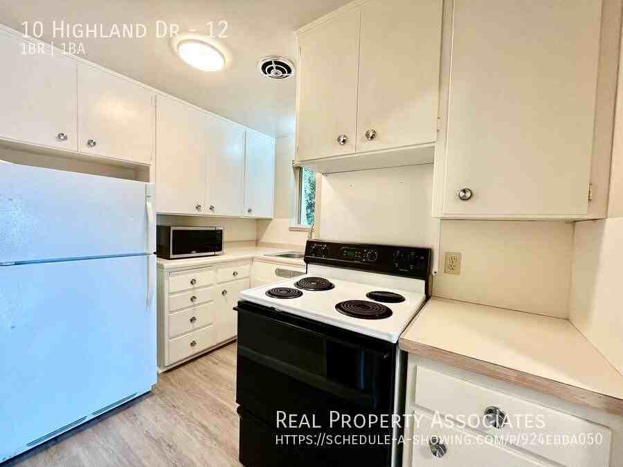 10 Highland Dr #12 - Photo 4 of 10