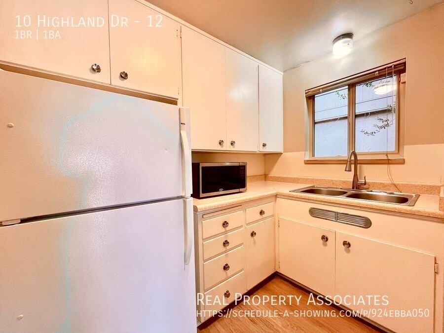 10 Highland Dr #12 - Photo 5 of 10