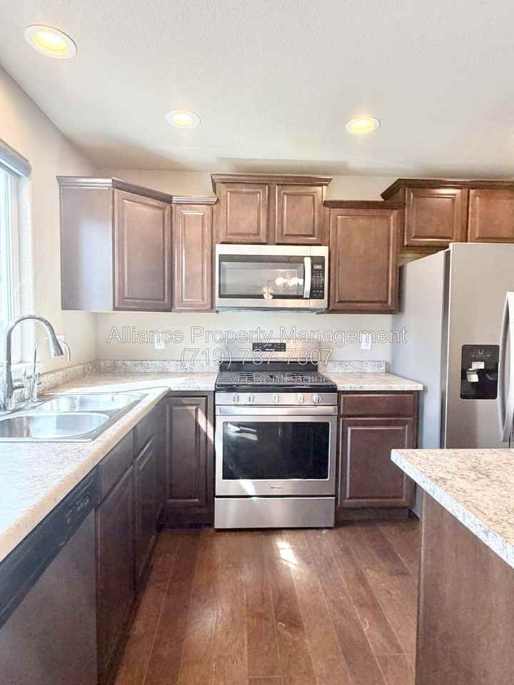 10929 Aliso Dr - Photo 7 of 27