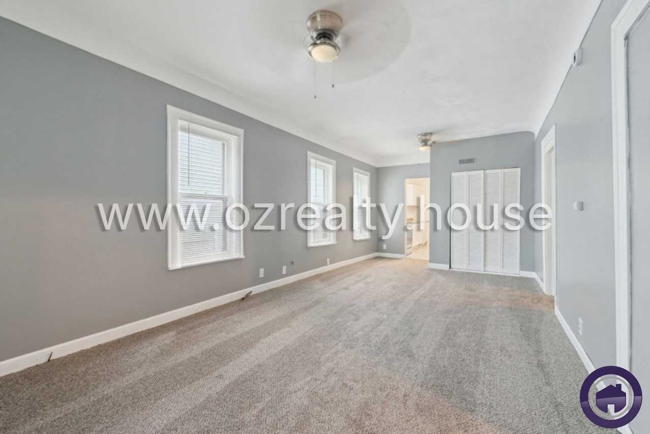 1453 Prouty Ave - Photo 3 of 20