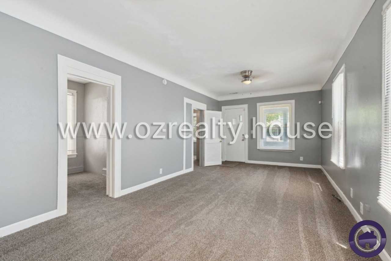 1453 Prouty Ave - Photo 4 of 20