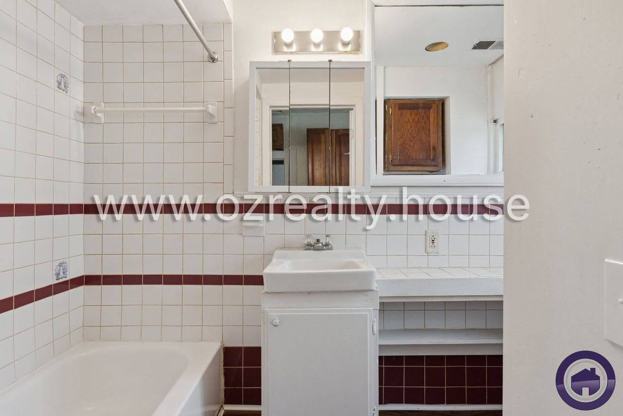 1453 Prouty Ave - Photo 6 of 20