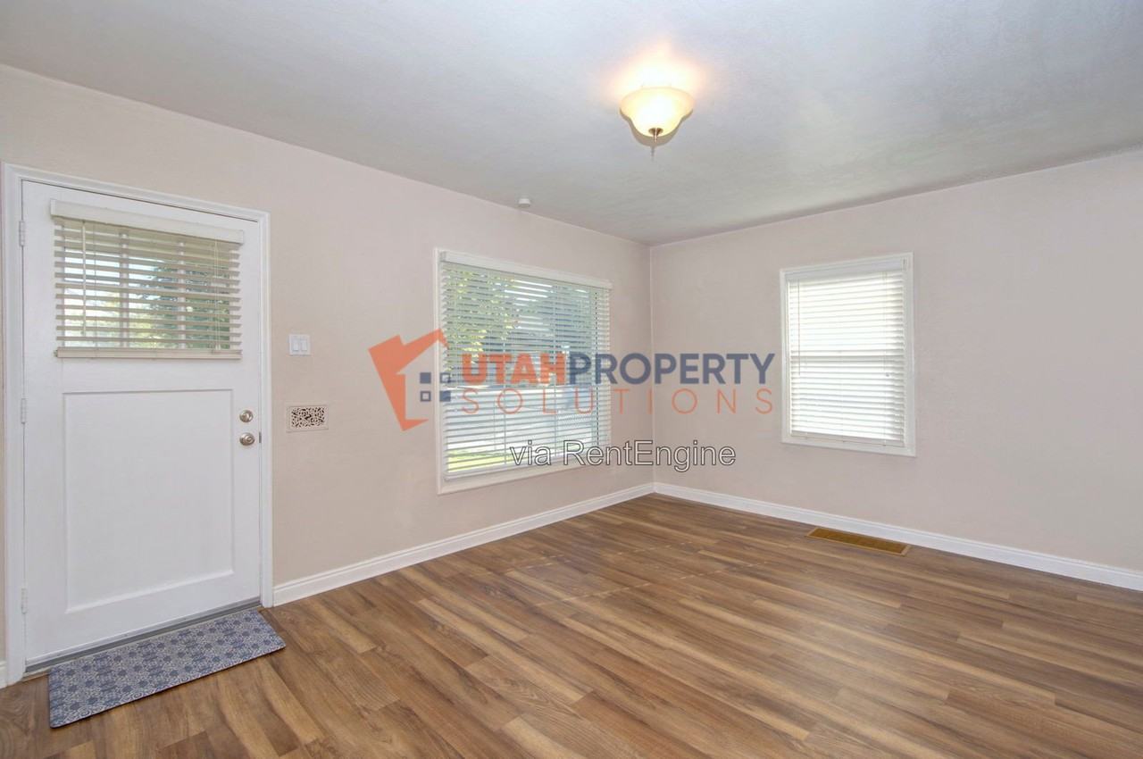 1684 E Garfield Ave - Photo 5 of 27