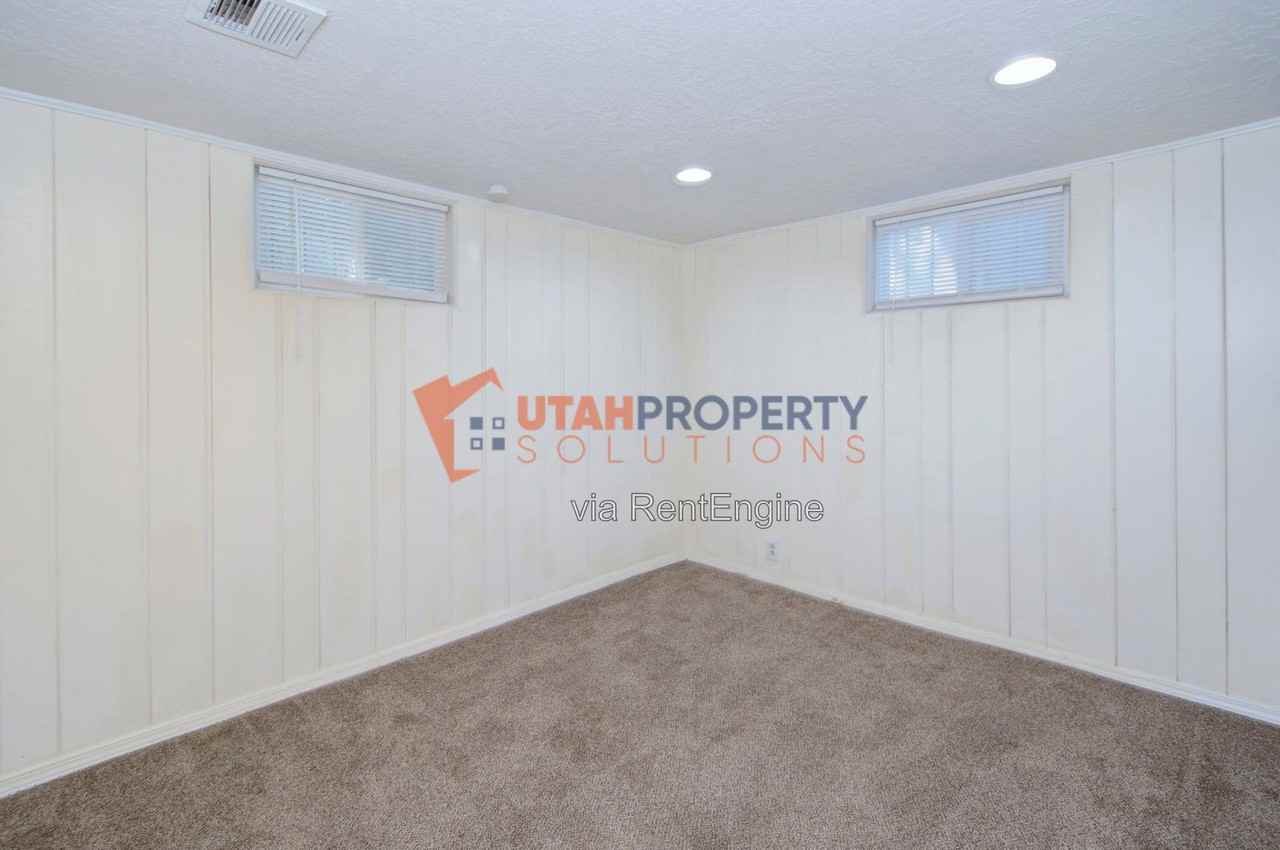 1684 E Garfield Ave - Photo 7 of 27
