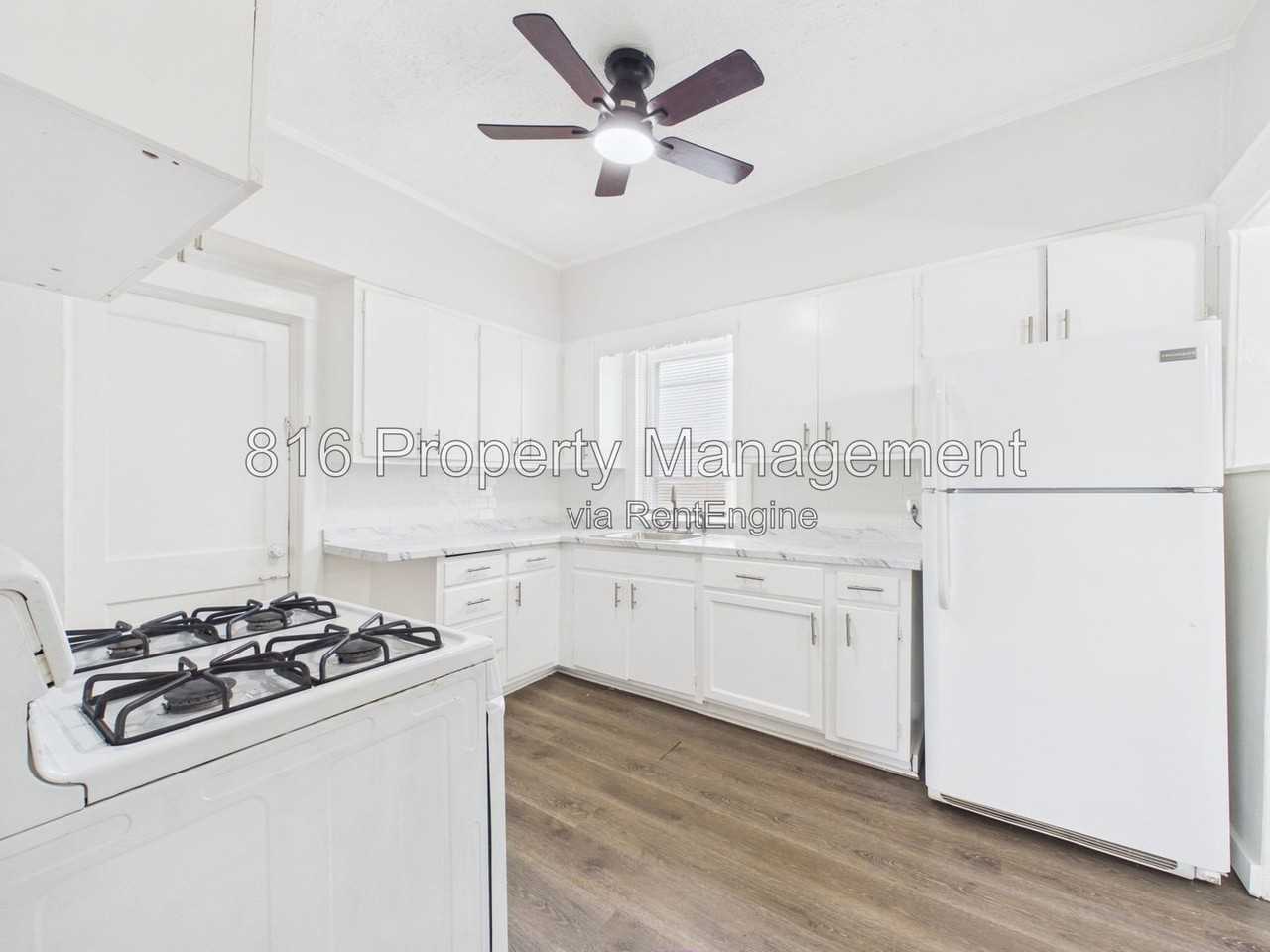 6921 Prospect Ave #B - Photo 6 of 17
