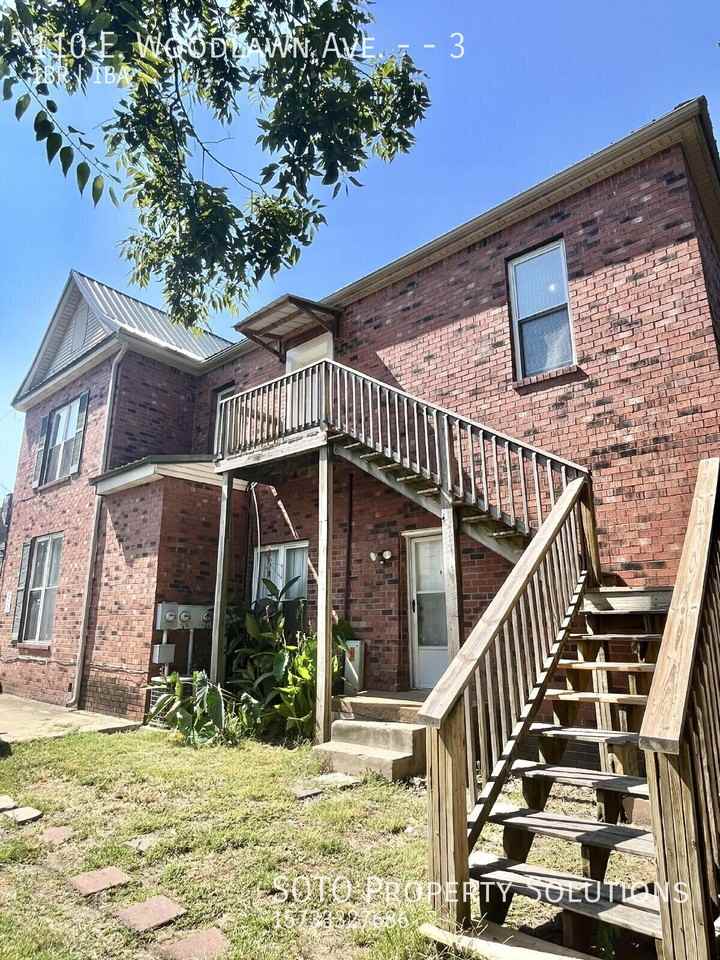 110 E Woodlawn St #3 - Photo 4 of 32