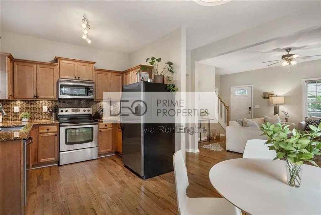 162 Lowry St Ne - Photo 3 of 20