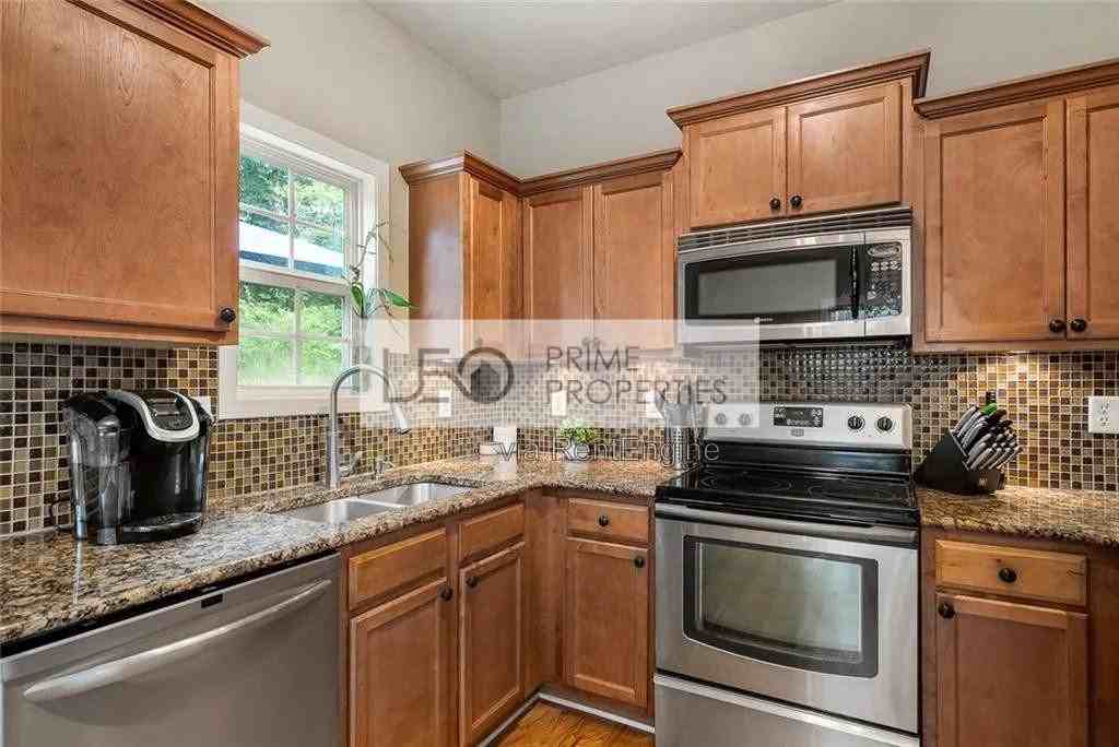 162 Lowry St Ne - Photo 4 of 20