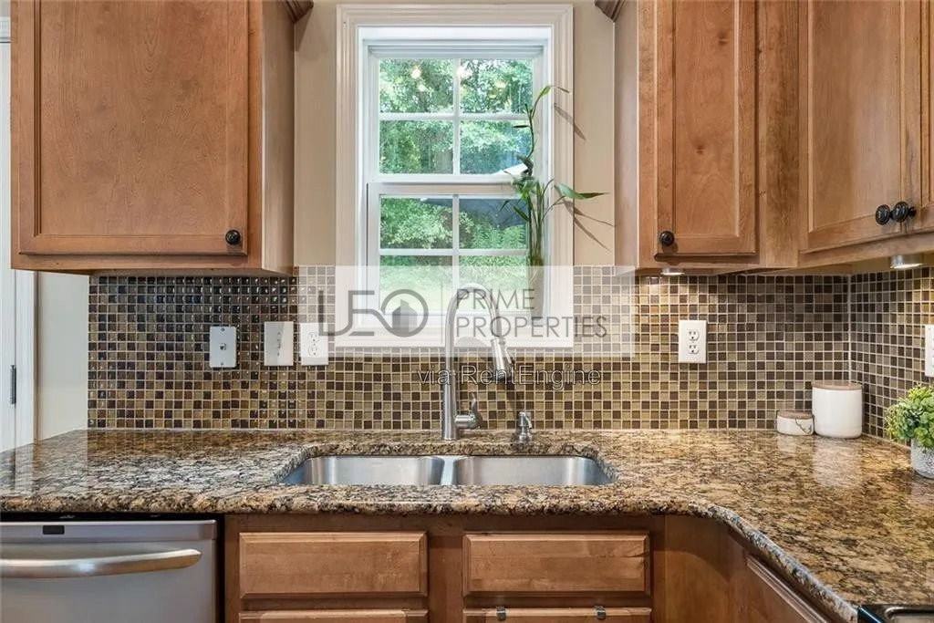 162 Lowry St Ne - Photo 5 of 20