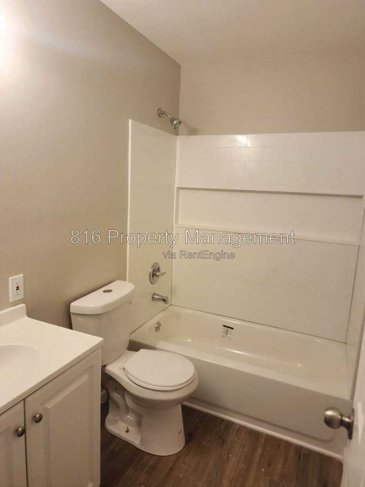 1111 E Sea Ave - Photo 2 of 14