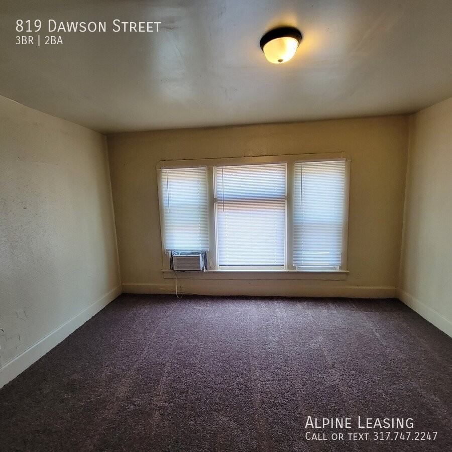 819 Dawson St - Photo 2 of 8