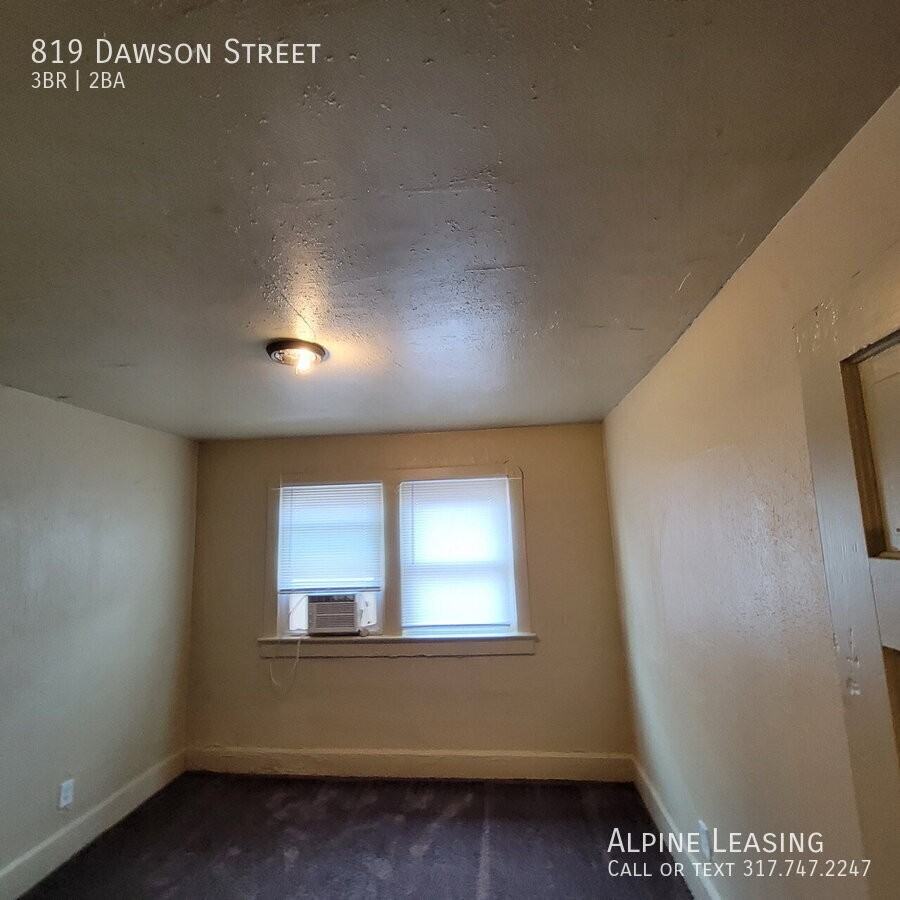819 Dawson St - Photo 3 of 8