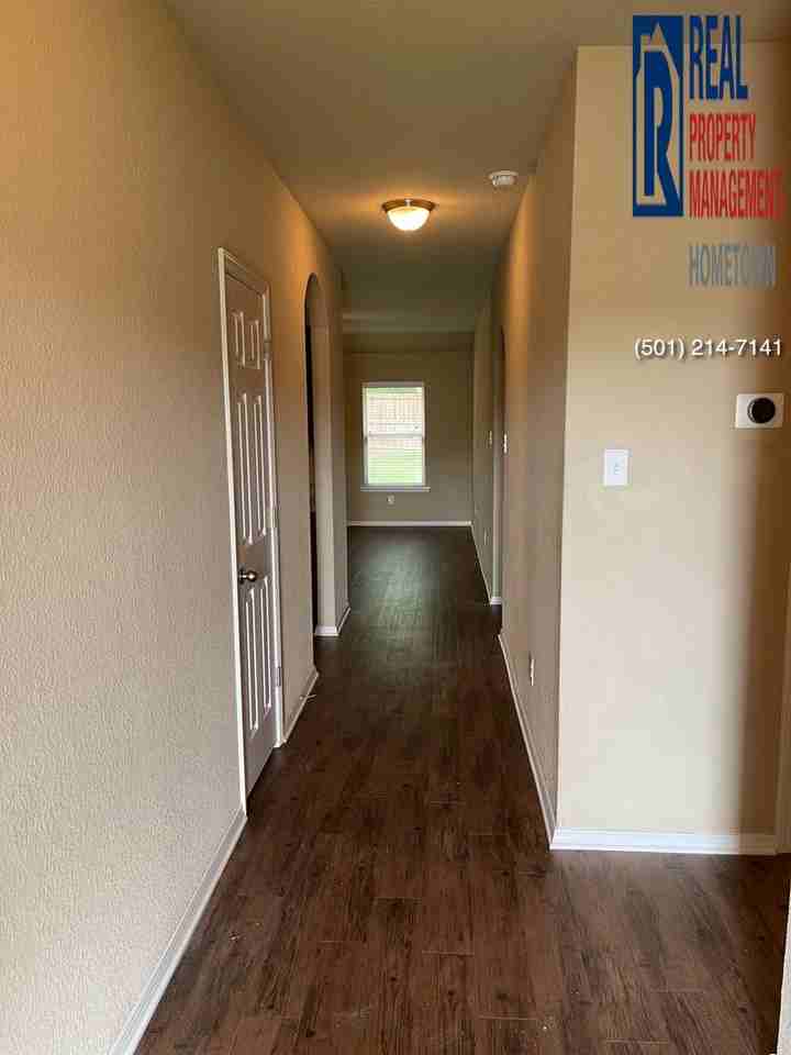 2064 Fern Valley Dr - Photo 2 of 18