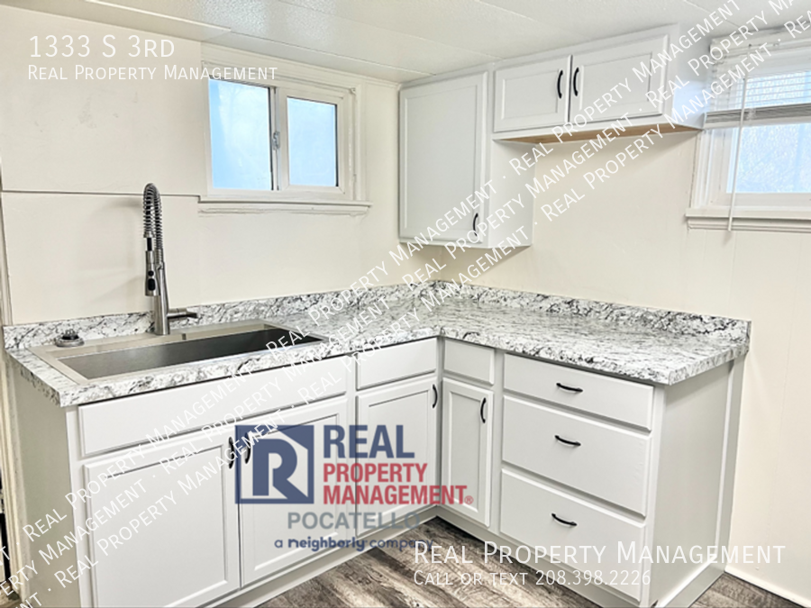 1333 S 3rd Ave - Photo 2 of 12
