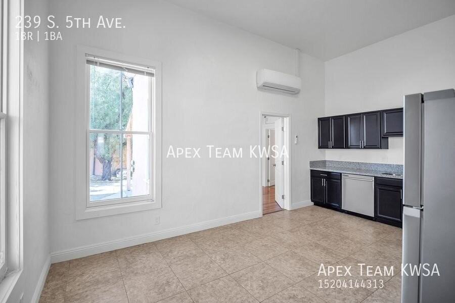 239 S 5th Ave - Photo 4 of 21