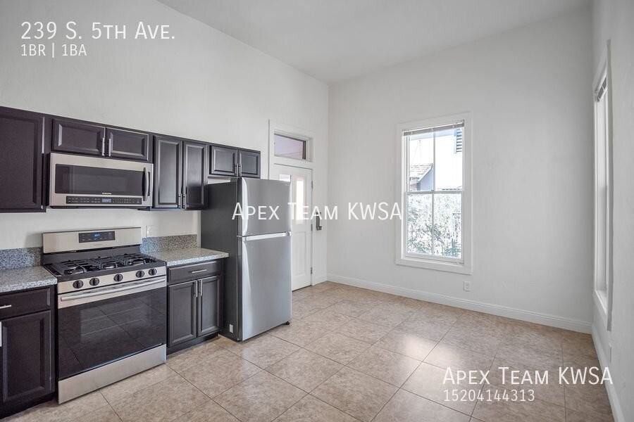 239 S 5th Ave - Photo 5 of 21